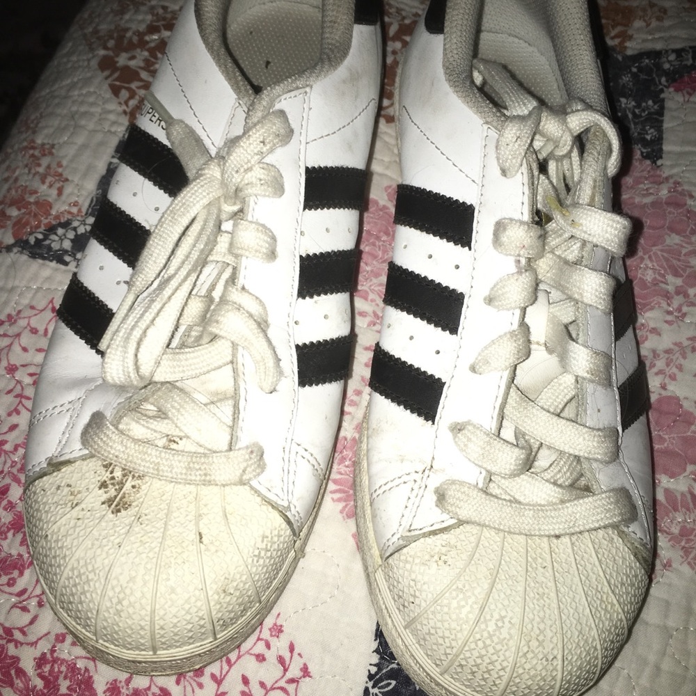 Addias - Picture 2 of 2